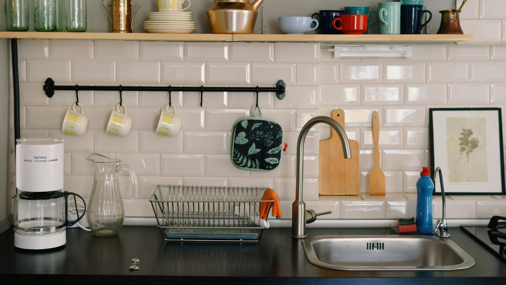 Small Kitchen, Big Impact: Kitchen Sink Design Solutions